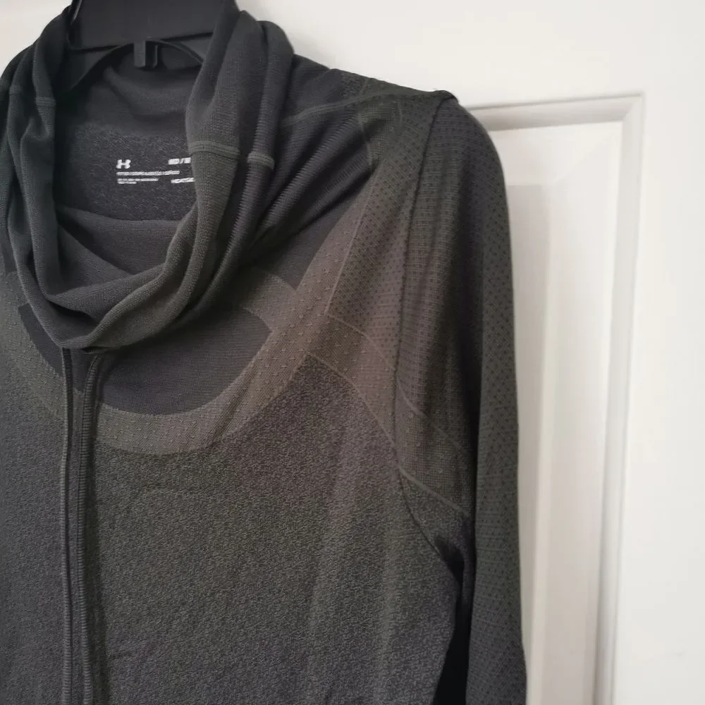 2/$30 Under Armour long sleeve shirt size M - Picture 2 of 5
